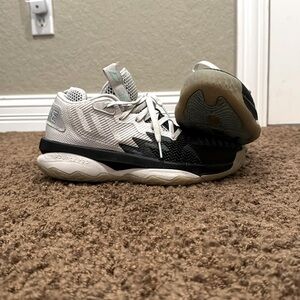 I am selling adidas Dame 8 turquoise, white, black. Men’s Basketball shoes.